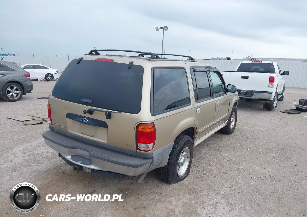 2000 Ford Explorer Xlt VIN:1FMZU83P0YUB81717 - 4