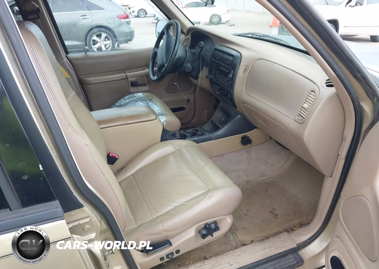 2000 Ford Explorer Xlt VIN:1FMZU83P0YUB81717 - 5