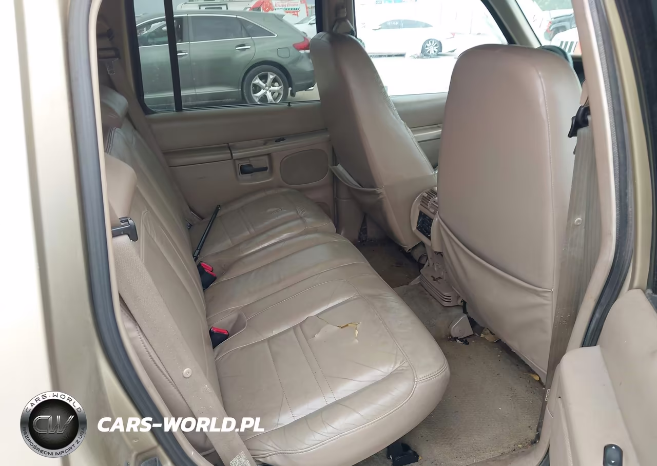 2000 Ford Explorer Xlt VIN:1FMZU83P0YUB81717 - 8