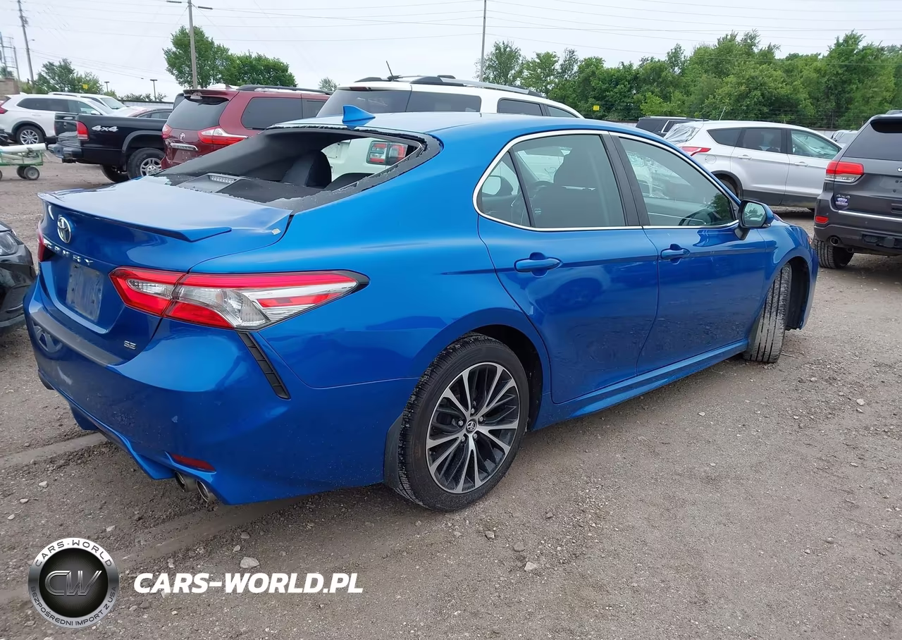 2018 Toyota Camry Se VIN:4T1B11HK4JU148465 - 4
