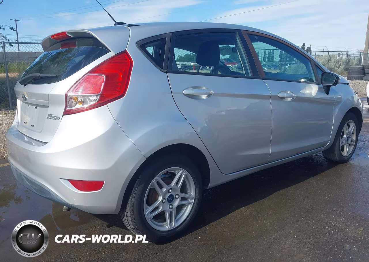 2017 Ford Fiesta Se VIN:3FADP4EJXHM113104 - 4