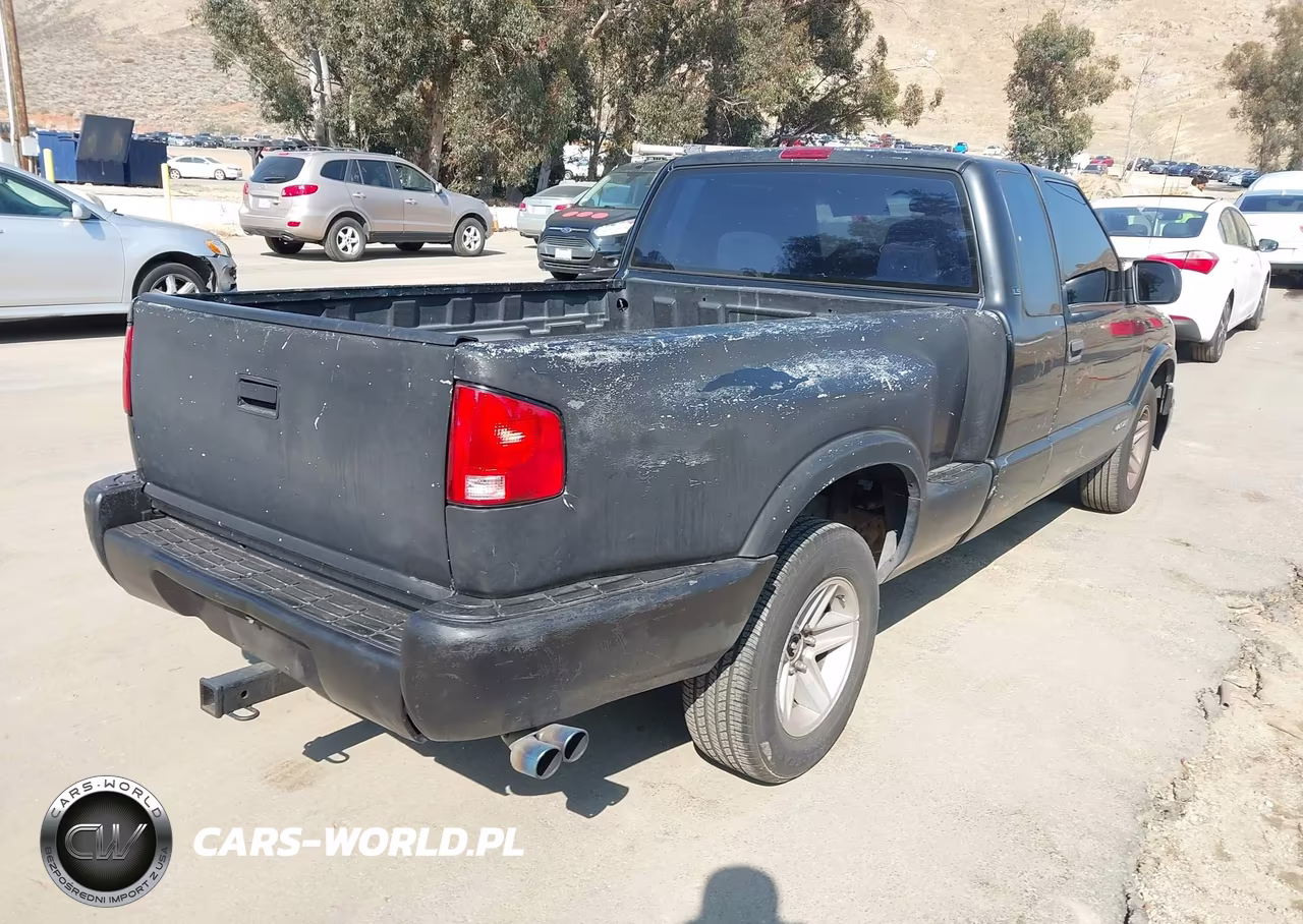 2000 Chevrolet S-10 Ls VIN:1GCCS1954Y8202073 - 4
