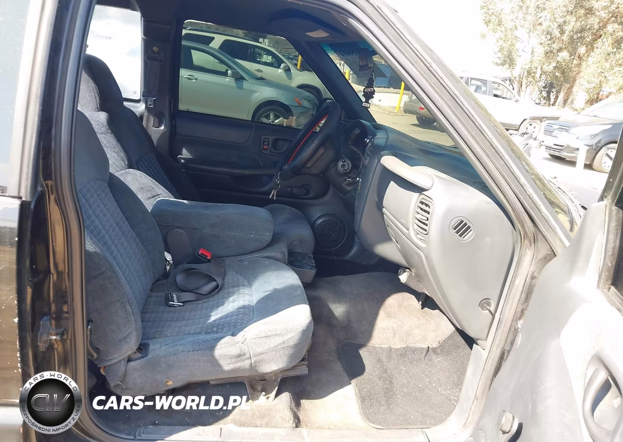 2000 Chevrolet S-10 Ls VIN:1GCCS1954Y8202073 - 5