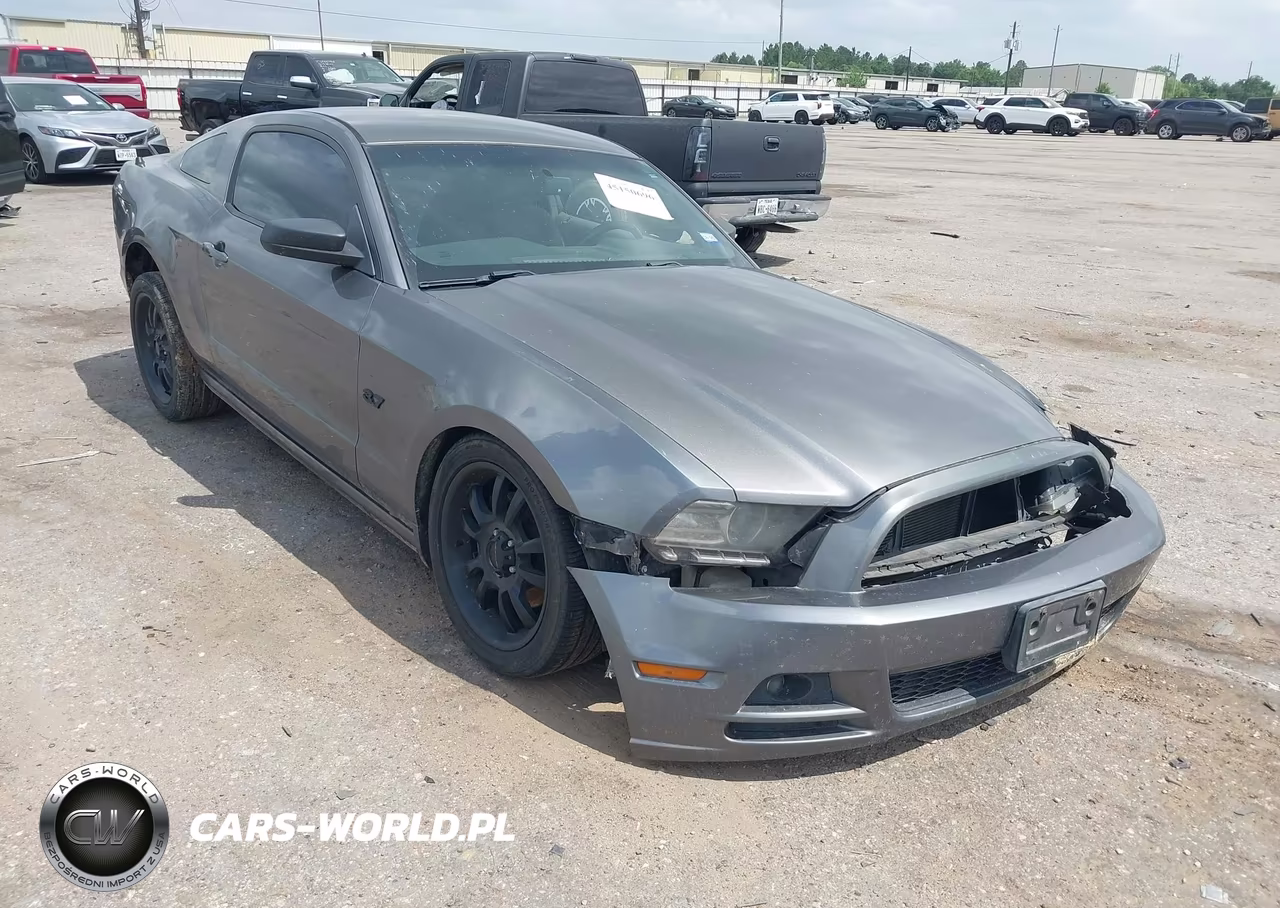 2014 Ford Mustang V6