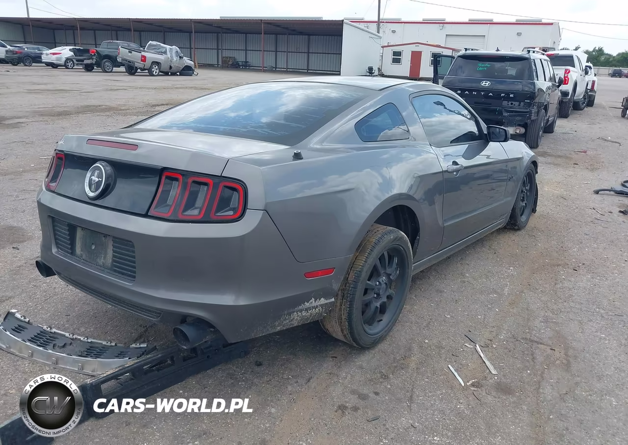 2014 Ford Mustang V6 VIN:1ZVBP8AM4E5309658 - 4