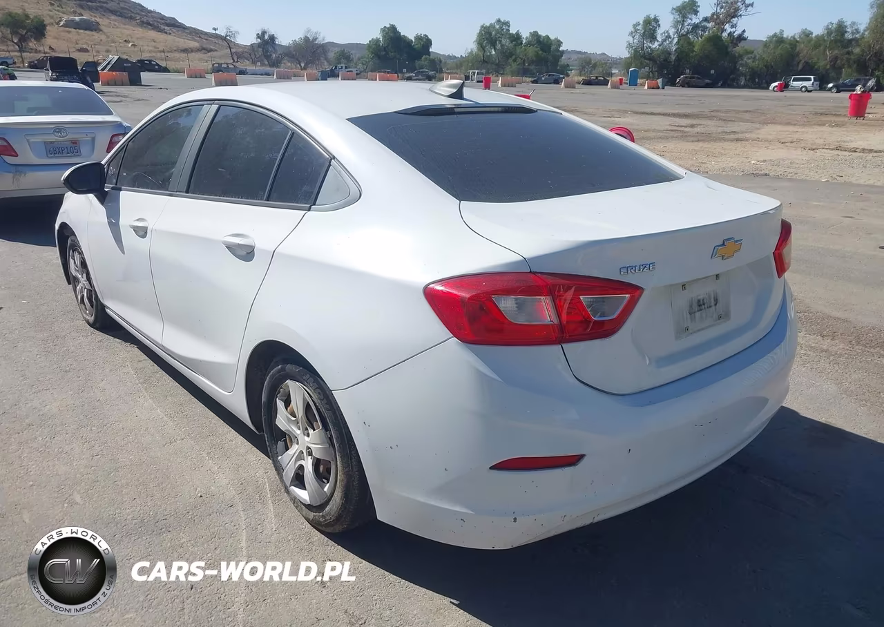 2016 Chevrolet Cruze Ls Auto VIN:1G1BC5SM3G7232776 - 3