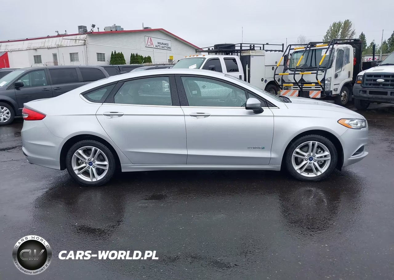 2018 Ford Fusion Hybrid S VIN:3FA6P0UU6JR261644 - 13