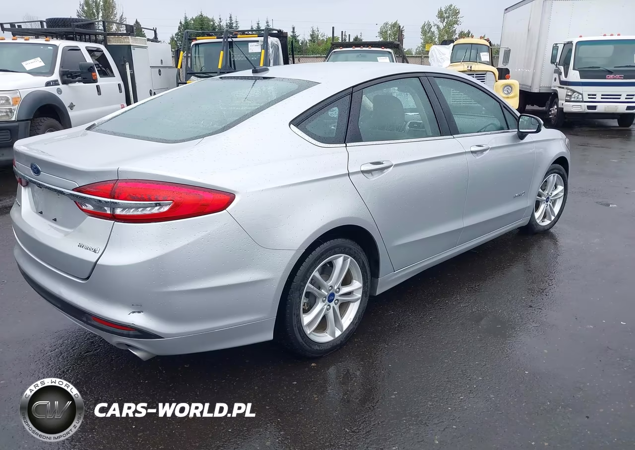 2018 Ford Fusion Hybrid S VIN:3FA6P0UU6JR261644 - 4