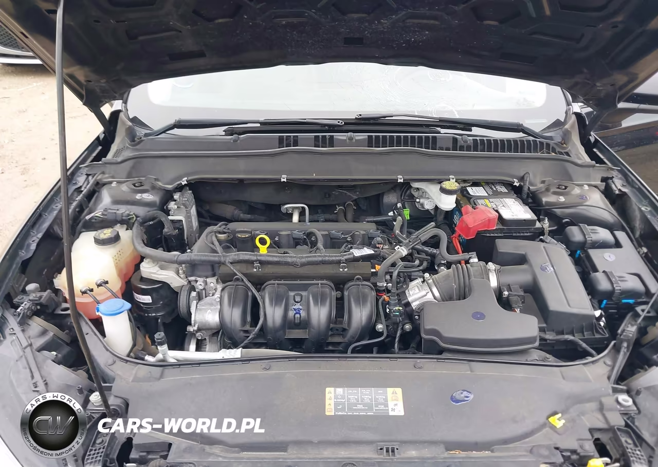 2019 Ford Fusion S VIN:3FA6P0G79KR133373 - 10