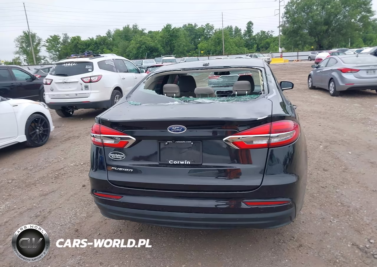 2019 Ford Fusion S VIN:3FA6P0G79KR133373 - 16