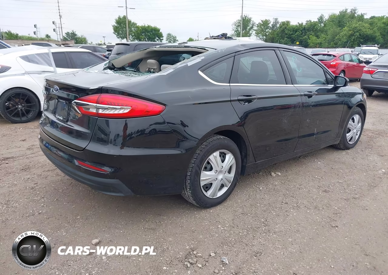 2019 Ford Fusion S VIN:3FA6P0G79KR133373 - 4
