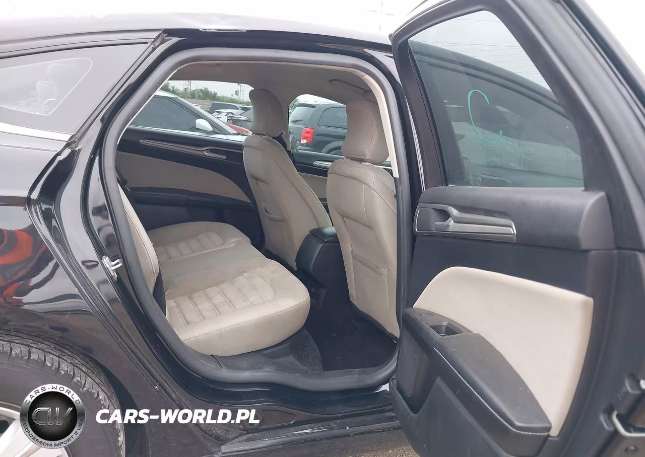 2019 Ford Fusion S VIN:3FA6P0G79KR133373 - 8