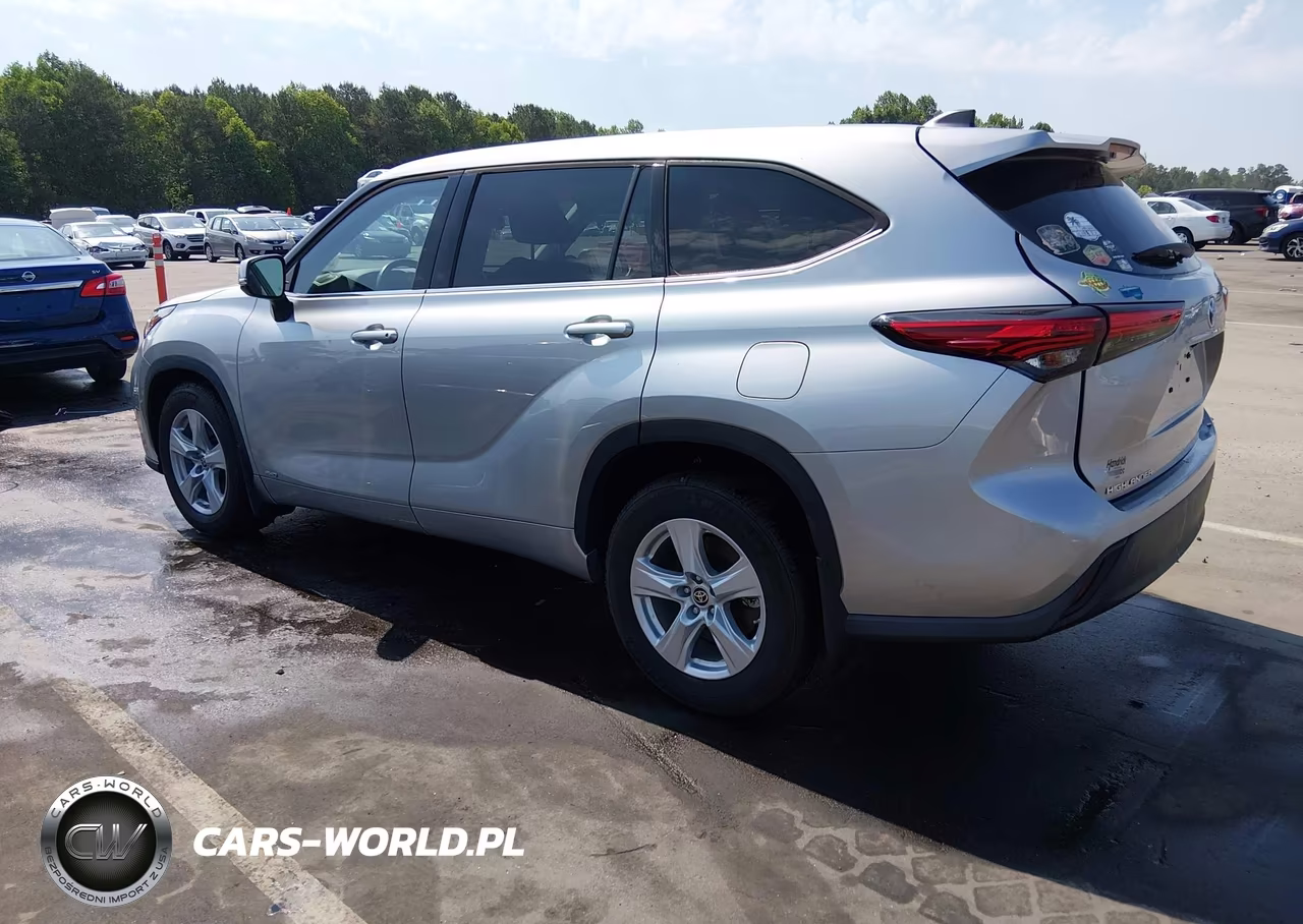 2022 Toyota Highlander Hybrid Le VIN:5TDBBRCH1NS543550 - 3