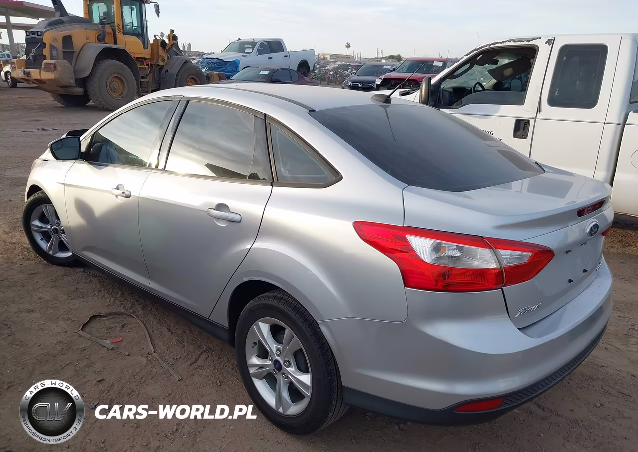 2014 Ford Focus Se VIN:1FADP3F27EL363561 - 3