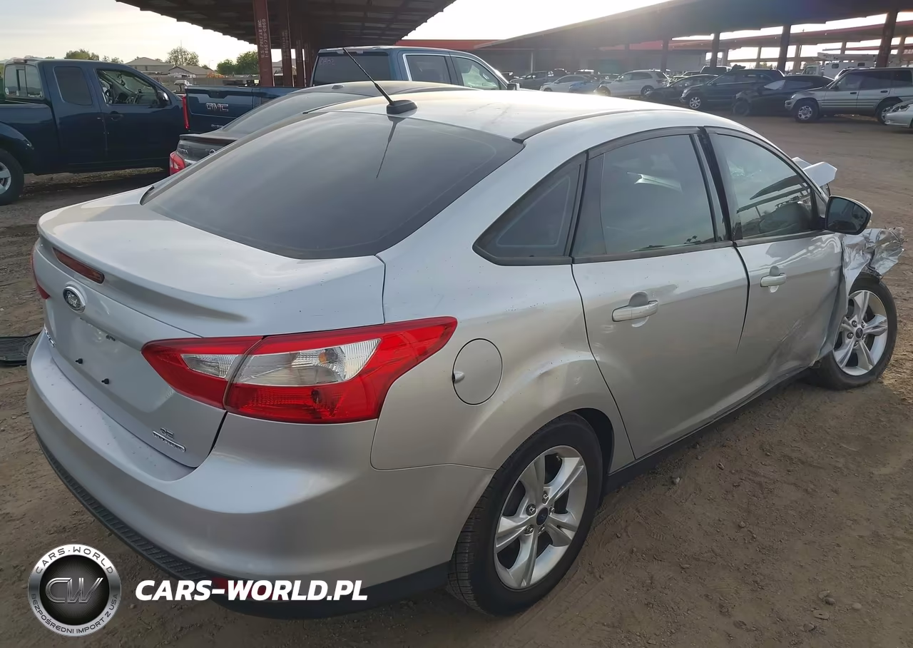 2014 Ford Focus Se VIN:1FADP3F27EL363561 - 4