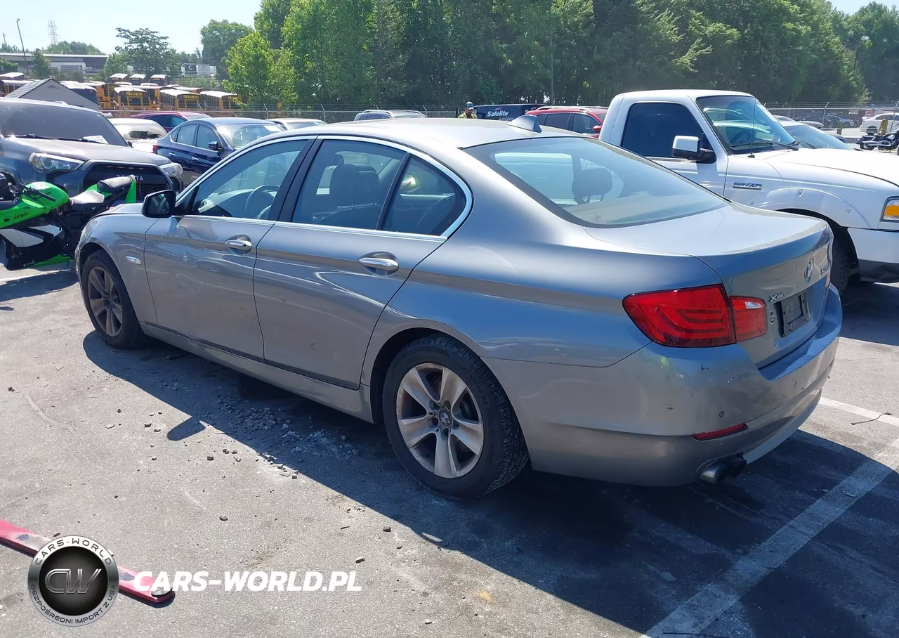 2013 BMW 528I xDrive VIN:WBAXH5C5XDD110044 - 3