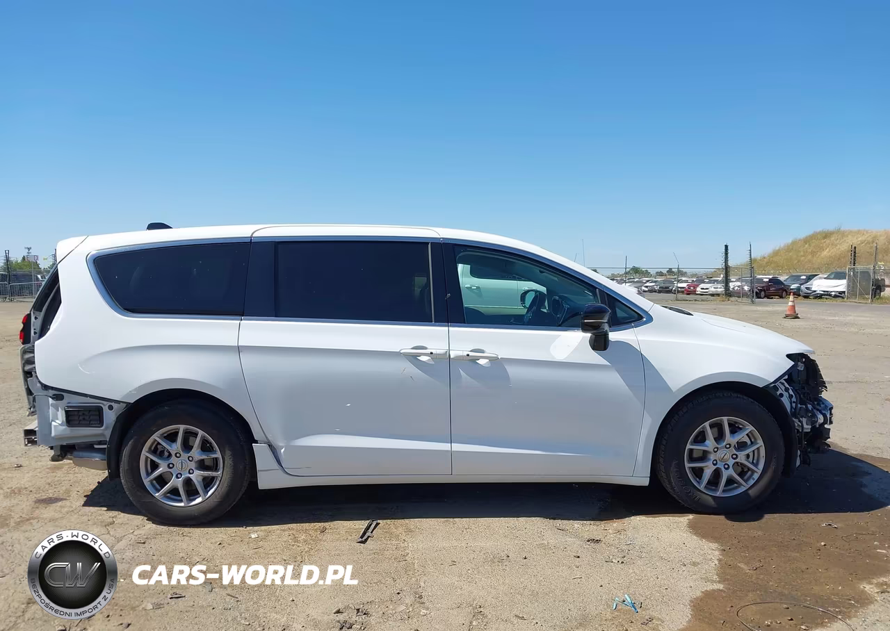 2024 Chrysler Pacifica Touring L VIN:2C4RC1BG5RR107000 - 14
