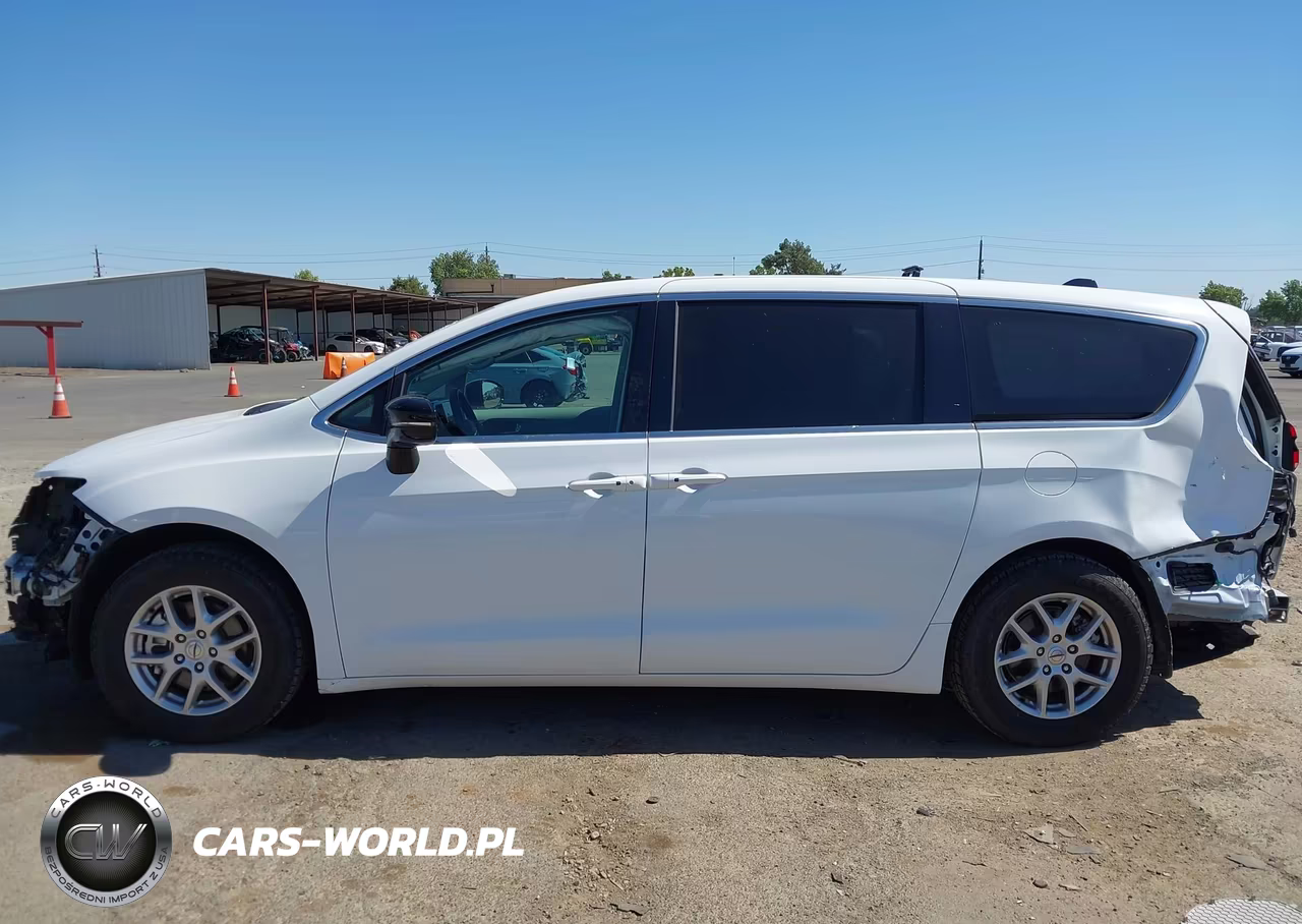 2024 Chrysler Pacifica Touring L VIN:2C4RC1BG5RR107000 - 15