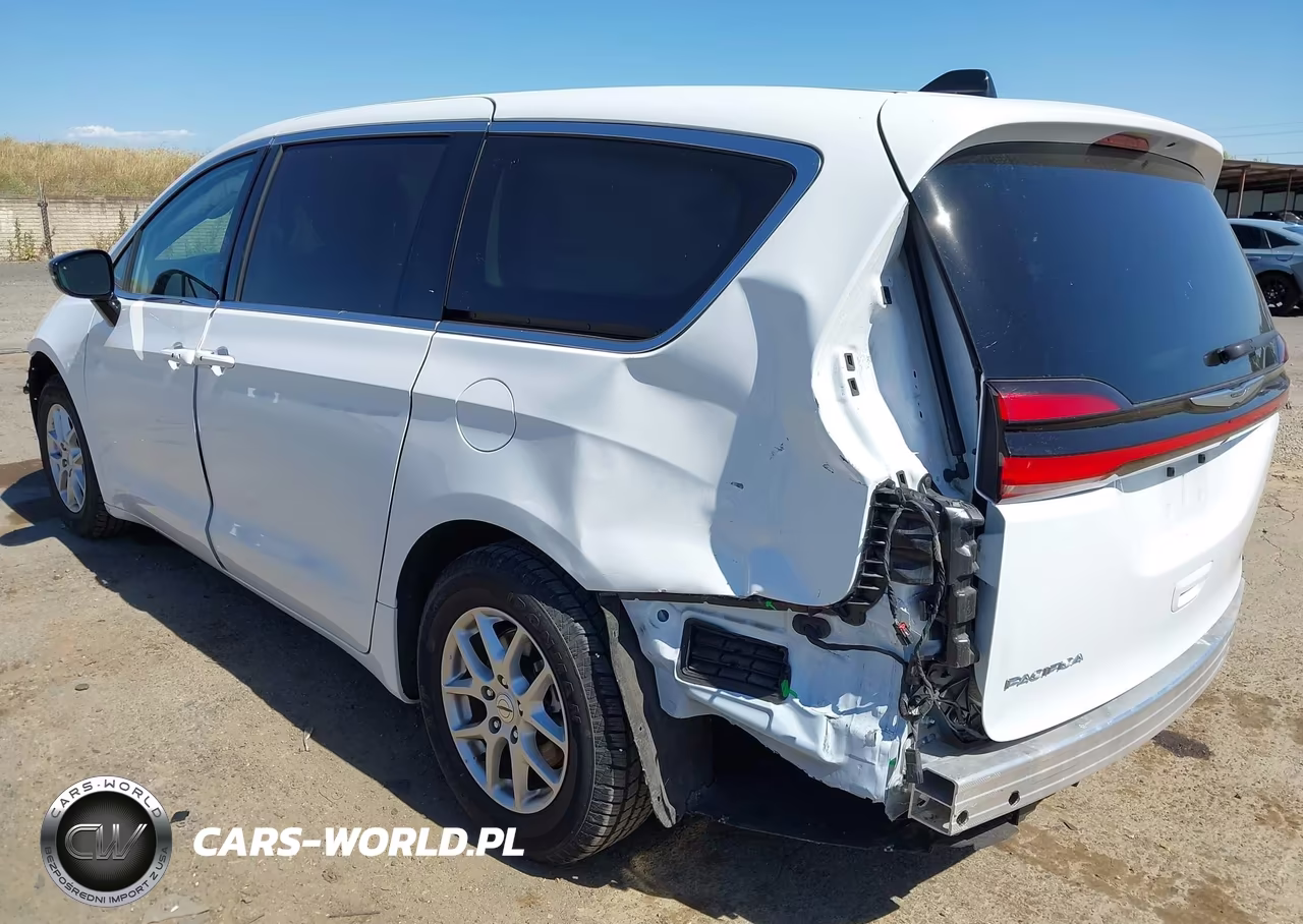 2024 Chrysler Pacifica Touring L VIN:2C4RC1BG5RR107000 - 6