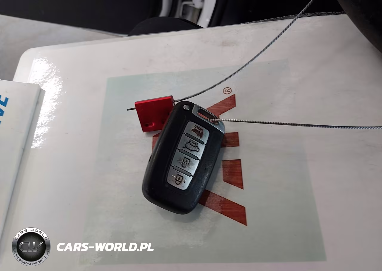 2012 Hyundai Veloster Base W-Red-Black VIN:KMHTC6AD0CU061107 - 11