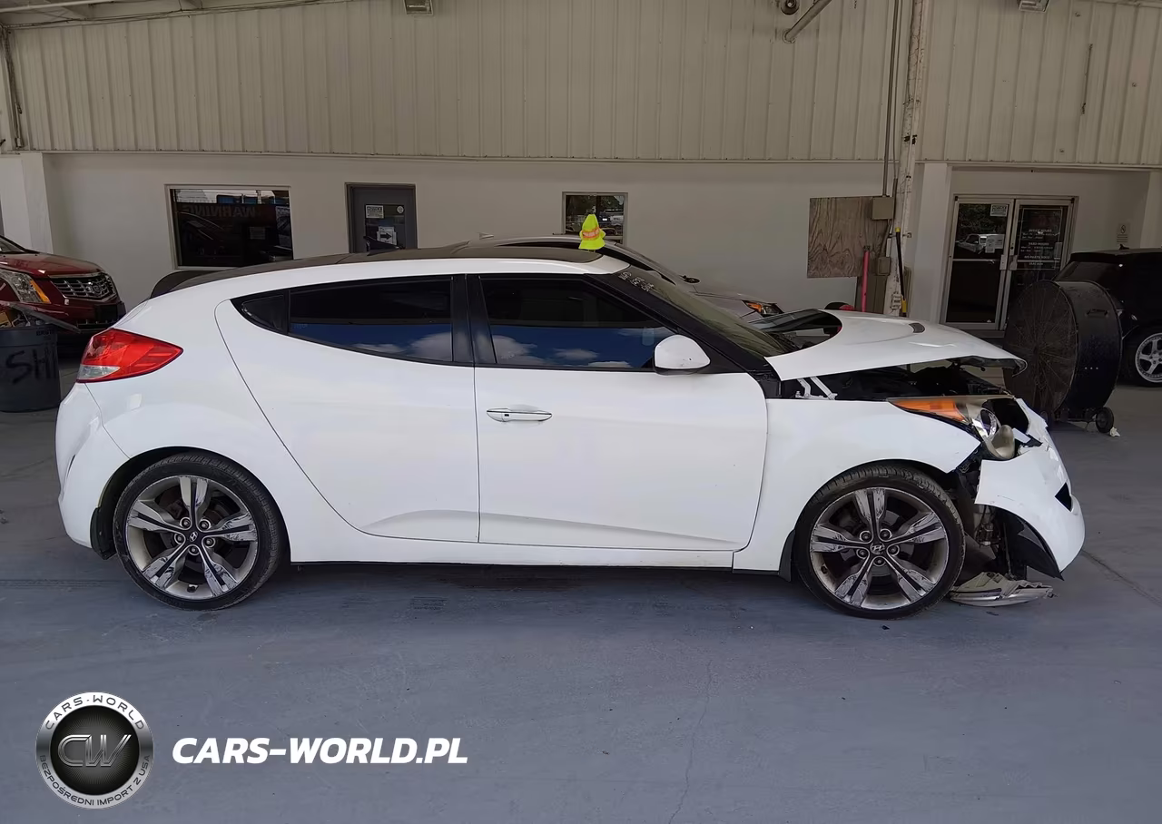 2012 Hyundai Veloster Base W-Red-Black VIN:KMHTC6AD0CU061107 - 13