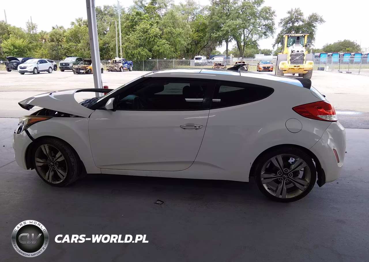 2012 Hyundai Veloster Base W-Red-Black VIN:KMHTC6AD0CU061107 - 14