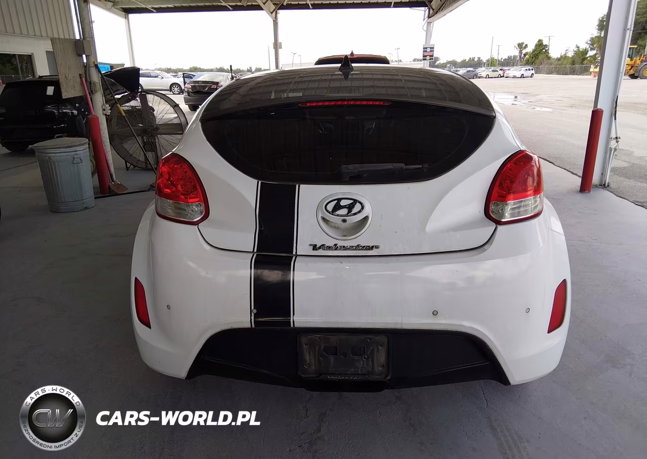 2012 Hyundai Veloster Base W-Red-Black VIN:KMHTC6AD0CU061107 - 16