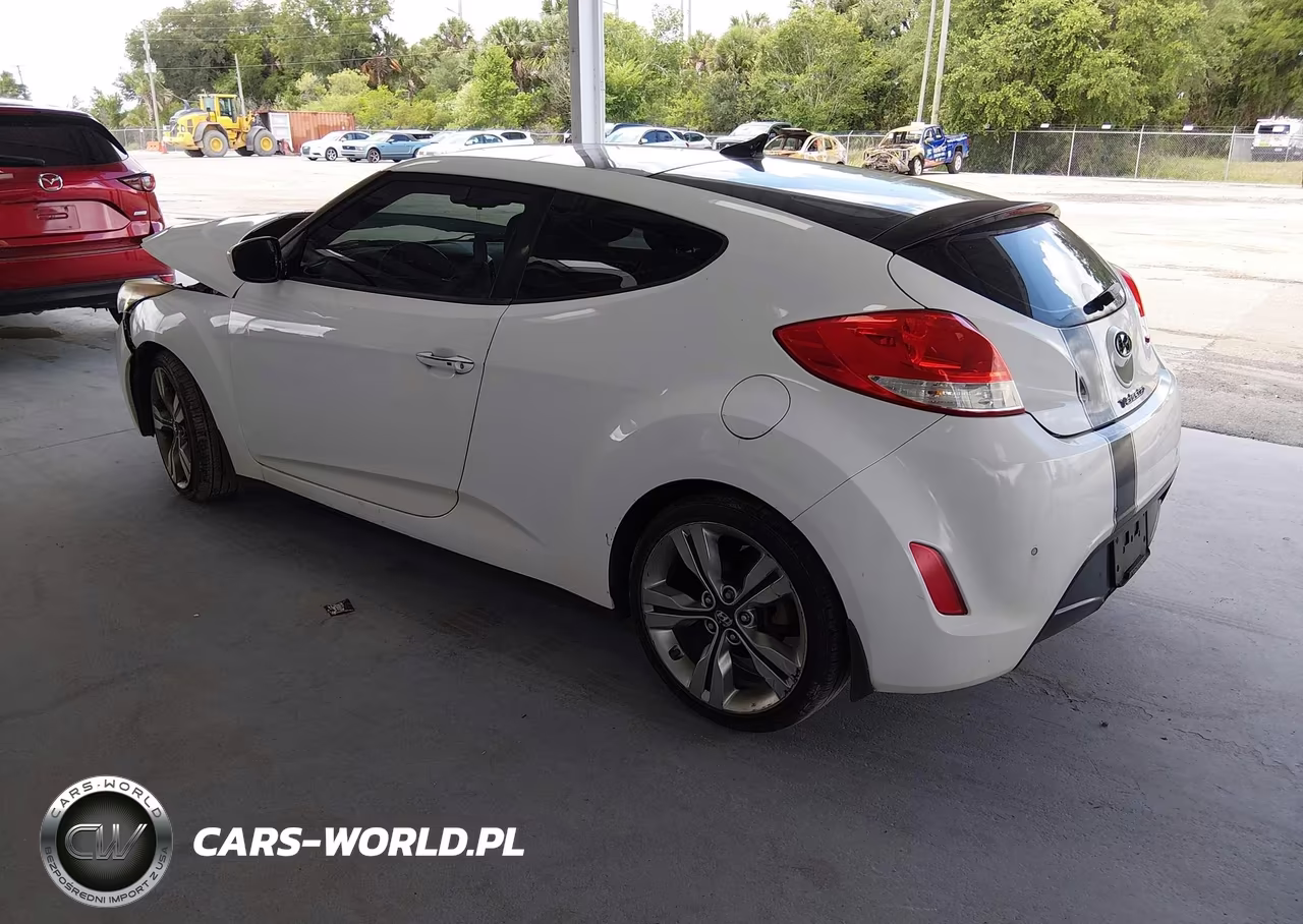 2012 Hyundai Veloster Base W-Red-Black VIN:KMHTC6AD0CU061107 - 3