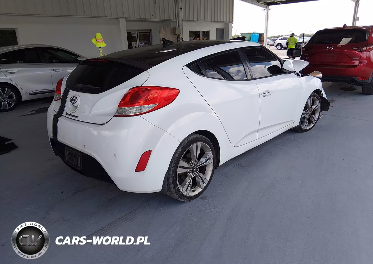 2012 Hyundai Veloster Base W-Red-Black VIN:KMHTC6AD0CU061107 - 4