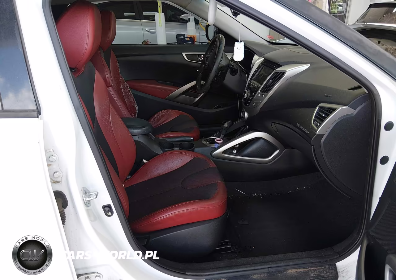 2012 Hyundai Veloster Base W-Red-Black VIN:KMHTC6AD0CU061107 - 5