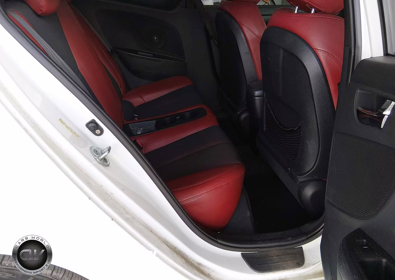 2012 Hyundai Veloster Base W-Red-Black VIN:KMHTC6AD0CU061107 - 8
