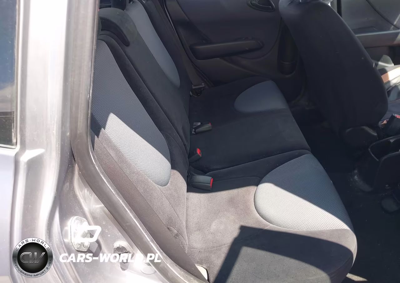 2007 Honda Fit Sport VIN:JHMGD38677S059315 - 8