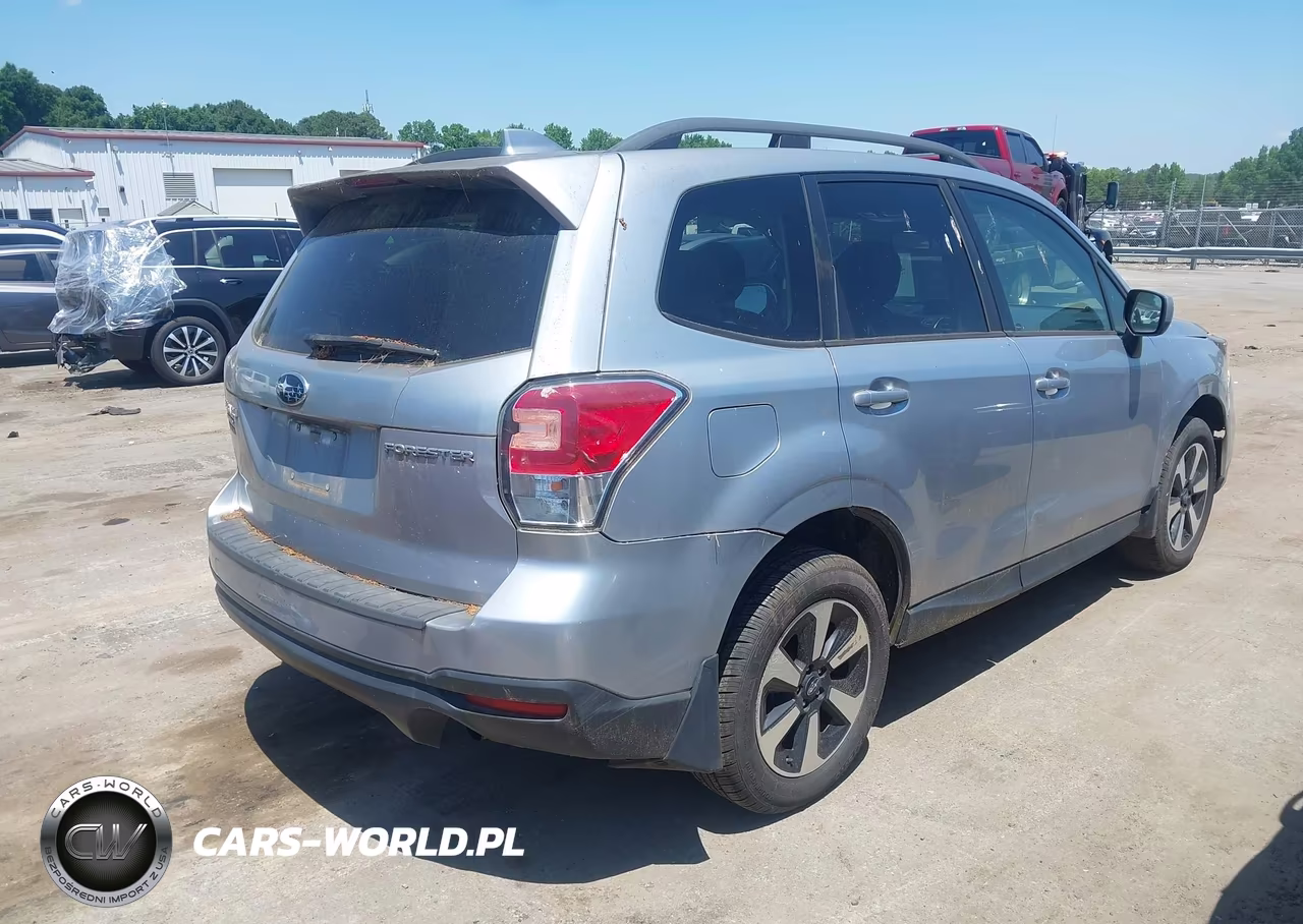 2018 Subaru Forester 2.5I Premium VIN:JF2SJAEC2JH517075 - 4