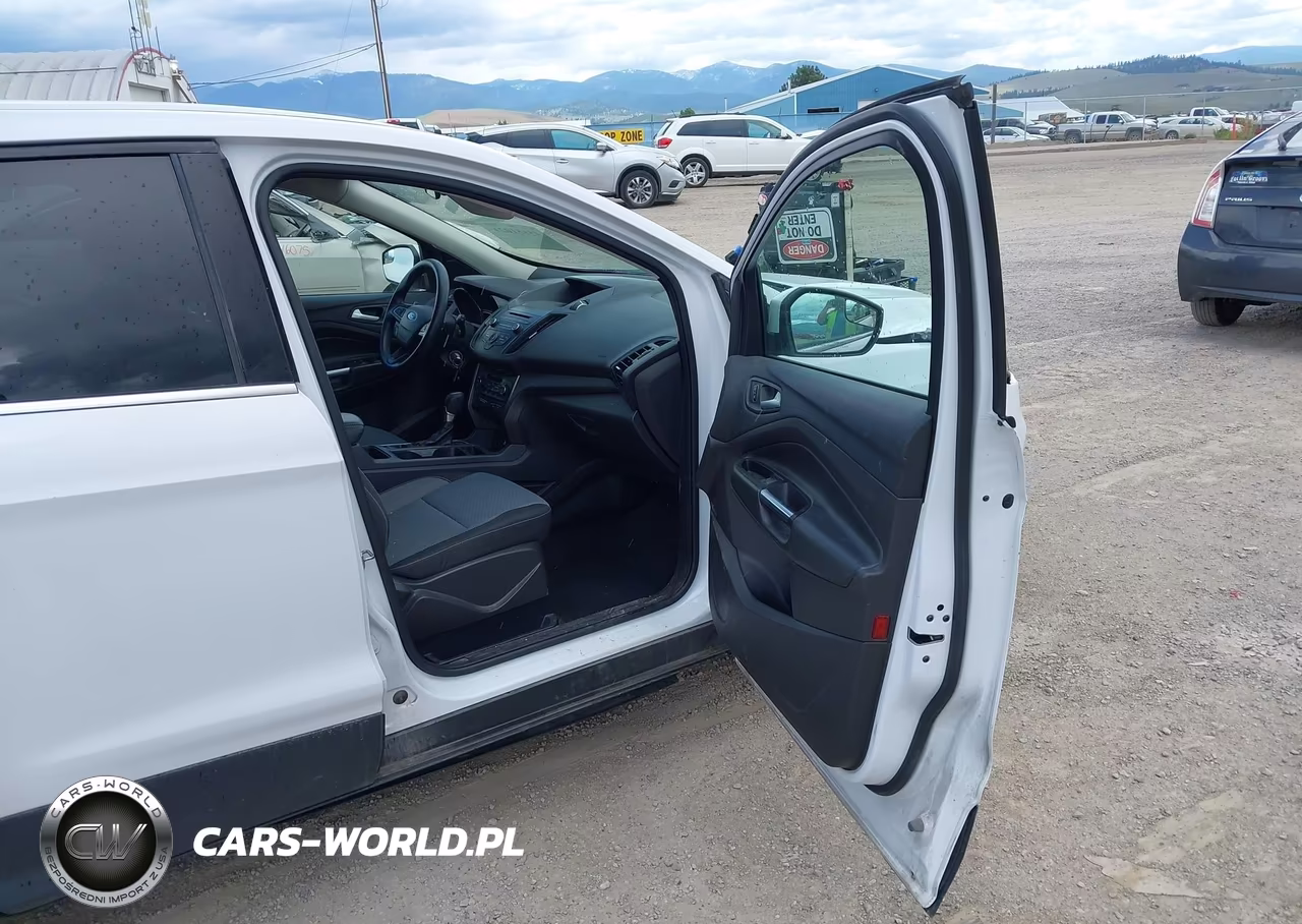 2017 Ford Escape Se VIN:1FMCU9GD6HUB23834 - 5