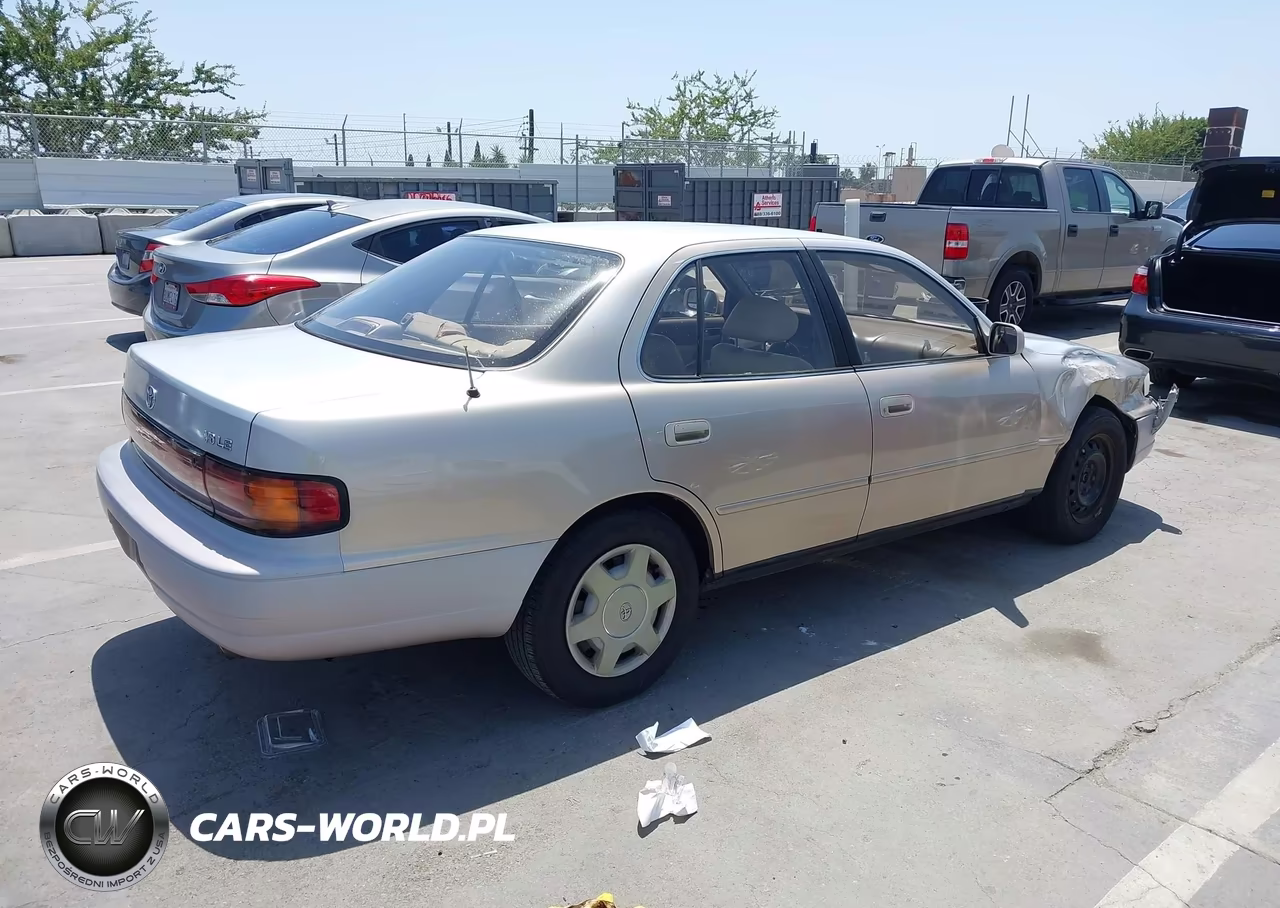 1994 Toyota Camry Le VIN:4T1GK12E5RU020947 - 4