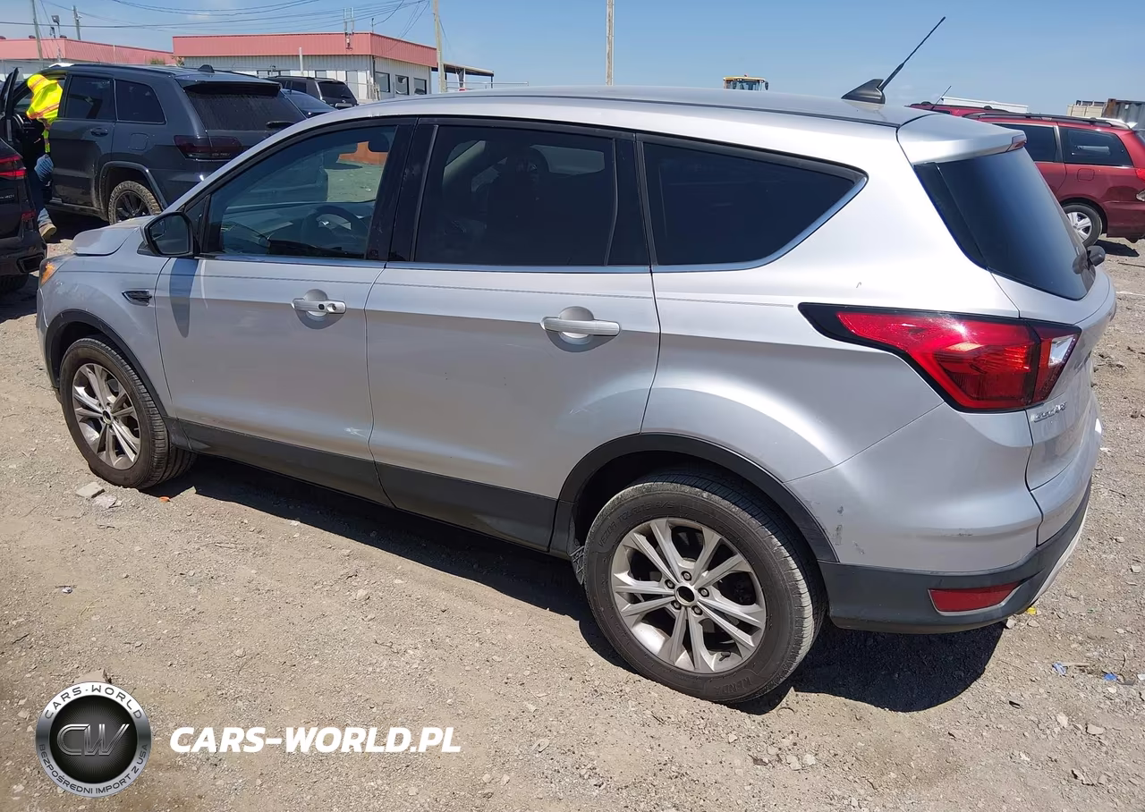 2019 Ford Escape Se VIN:1FMCU0GD0KUB19782 - 3