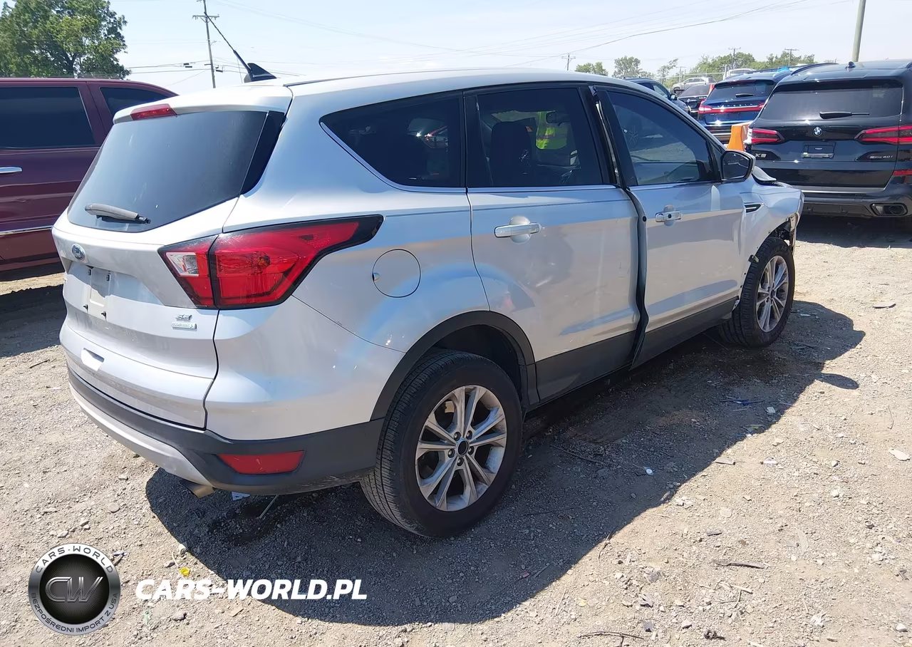 2019 Ford Escape Se VIN:1FMCU0GD0KUB19782 - 4