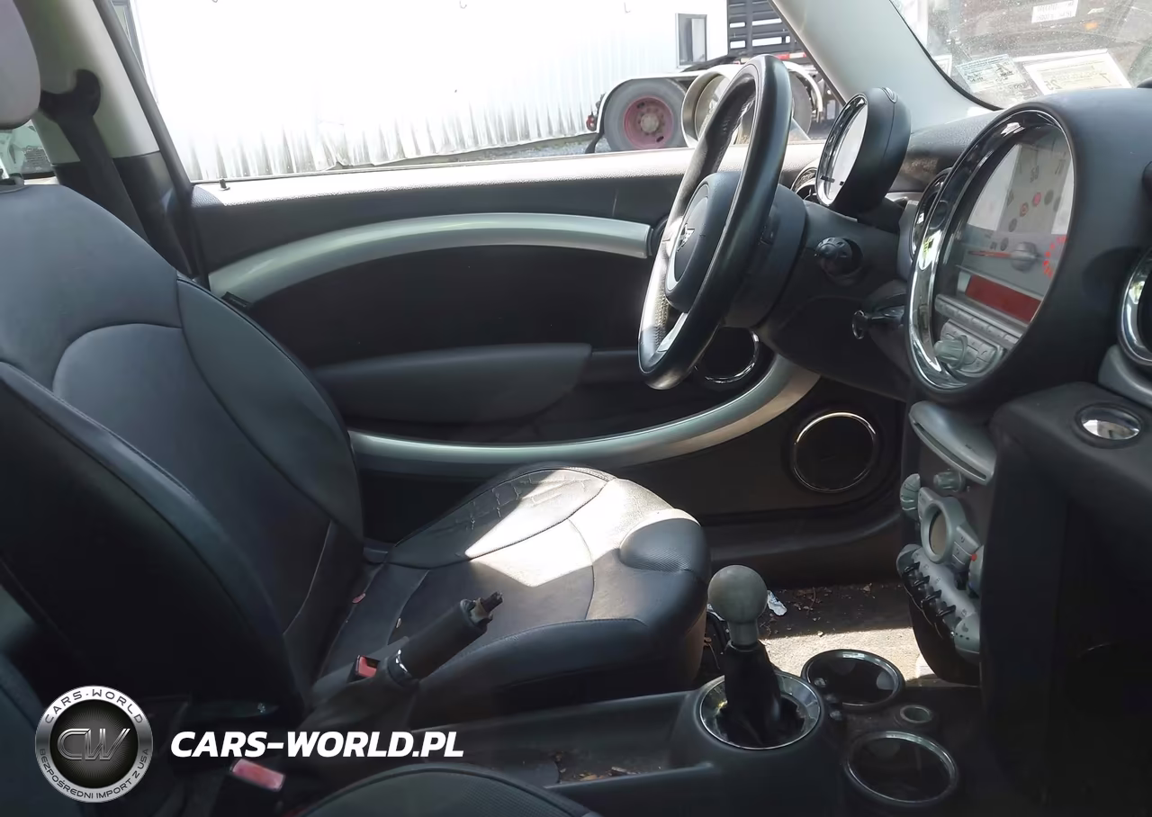 2007 Mini Cooper S VIN:WMWMF73597TL85953 - 5