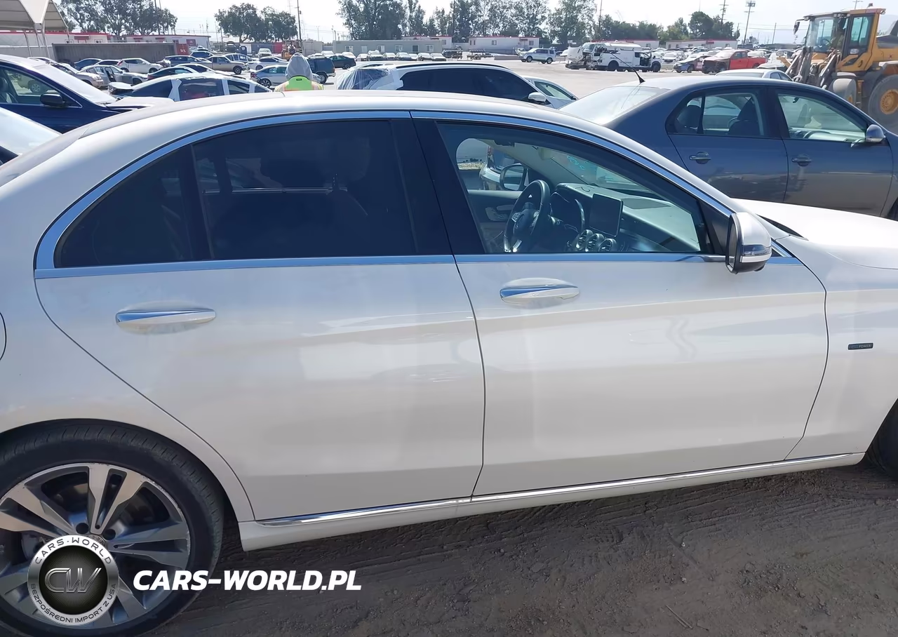 2018 Mercedes-Benz C 350E VIN:55SWF4HB9JU271761 - 13