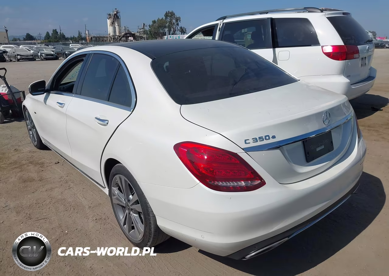 2018 Mercedes-Benz C 350E VIN:55SWF4HB9JU271761 - 3