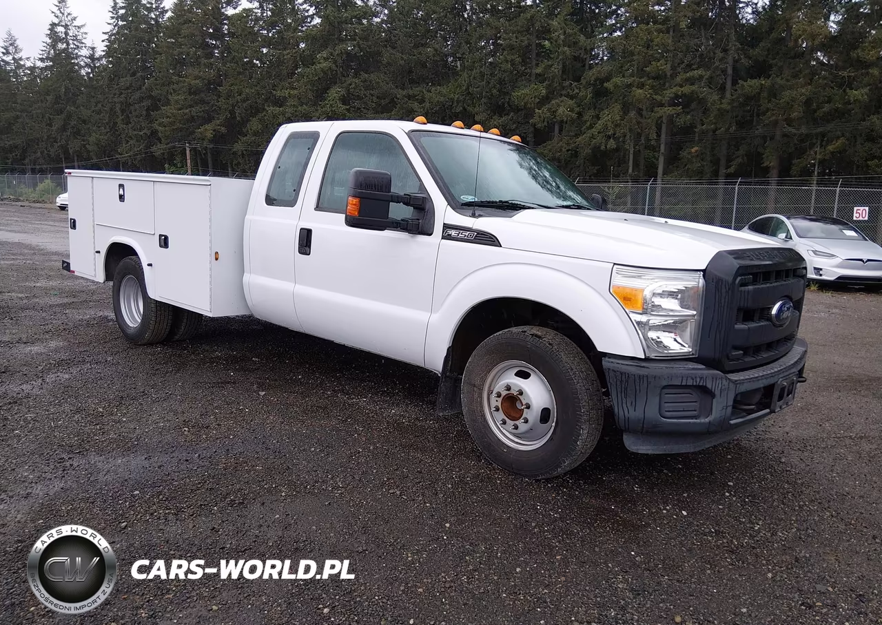 2016 Ford F-350 Chassis Xl