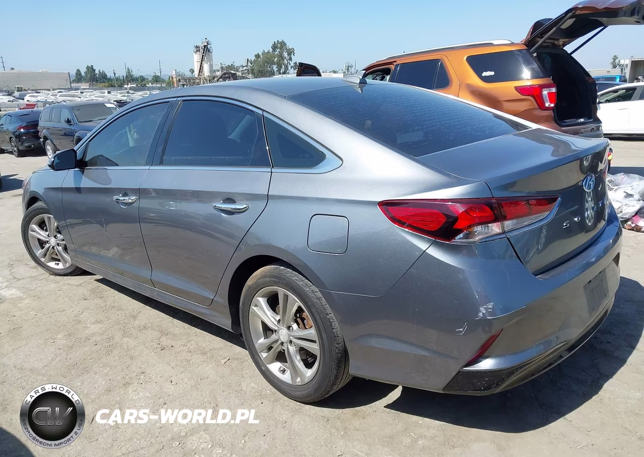 2019 Hyundai Sonata Limited VIN:5NPE34AF7KH768572 - 3