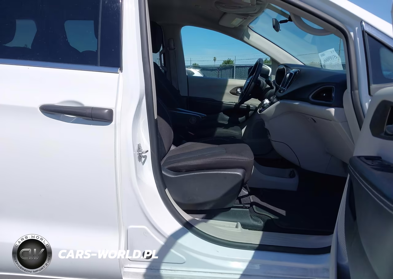 2021 Chrysler Voyager L VIN:2C4RC1AG4MR568523 - 5