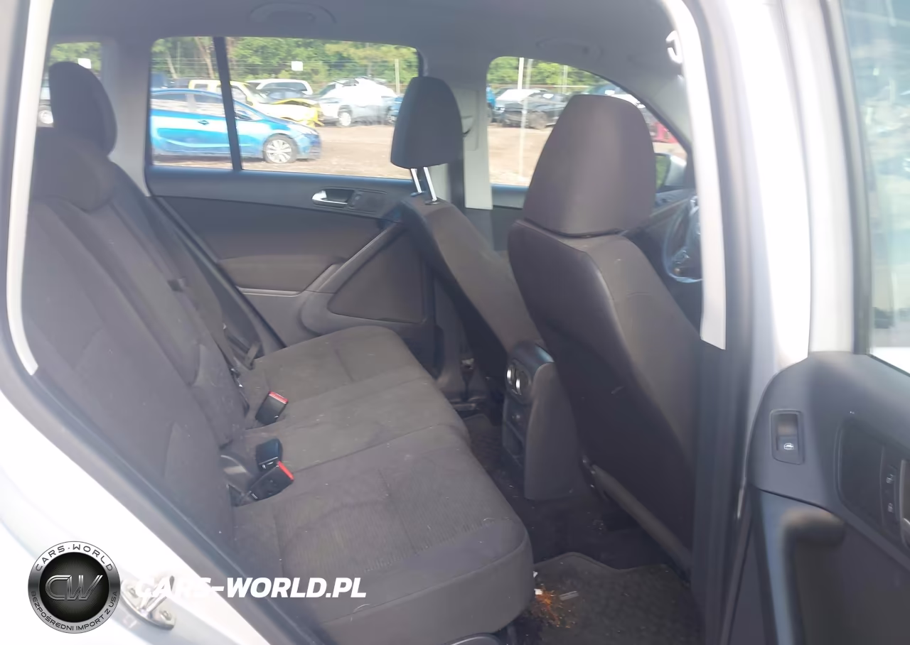 2017 Volkswagen Tiguan 2.0T-2.0T S VIN:WVGAV7AXXHK048448 - 8