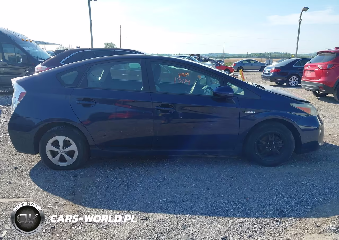 2014 Toyota Prius Two VIN:JTDKN3DUXE0359811 - 13