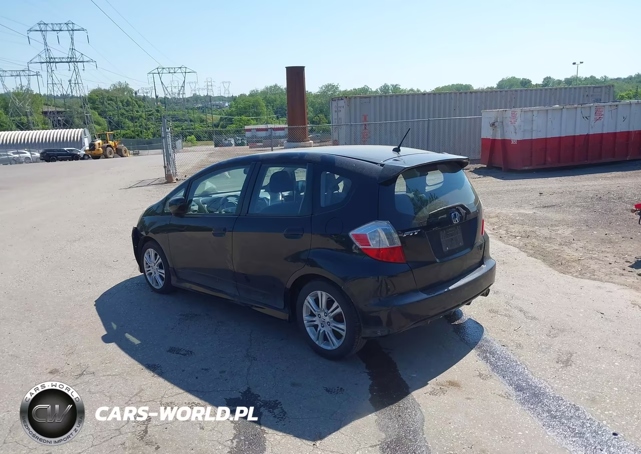 2010 Honda Fit Sport VIN:JHMGE8H44AC002807 - 3