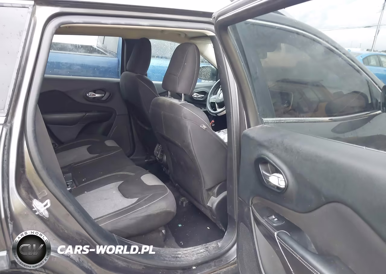 2014 Jeep Cherokee Latitude VIN:1C4PJLCB5EW267066 - 8