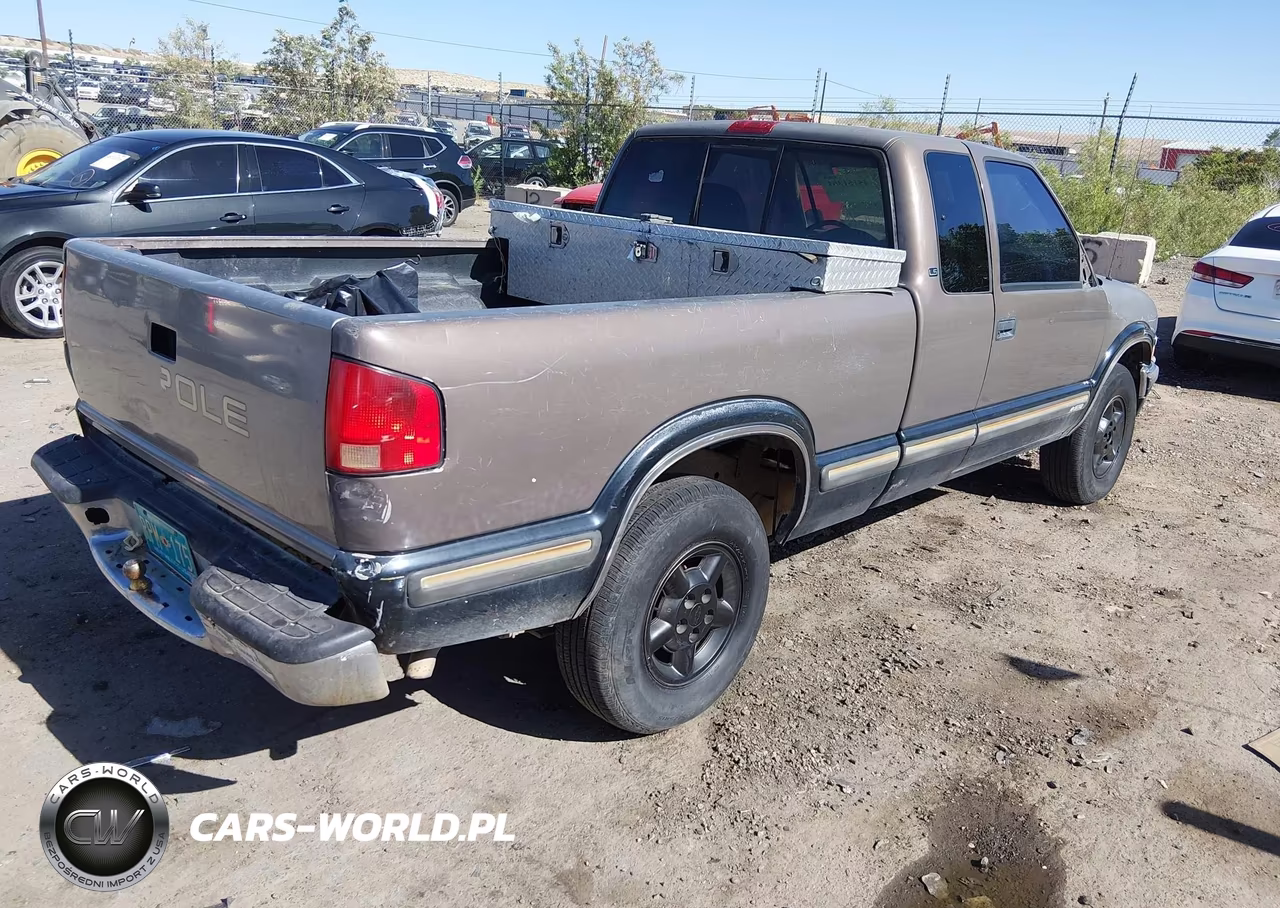 1998 Chevrolet S-10 Ls VIN:1GCDT19X9W8138841 - 4