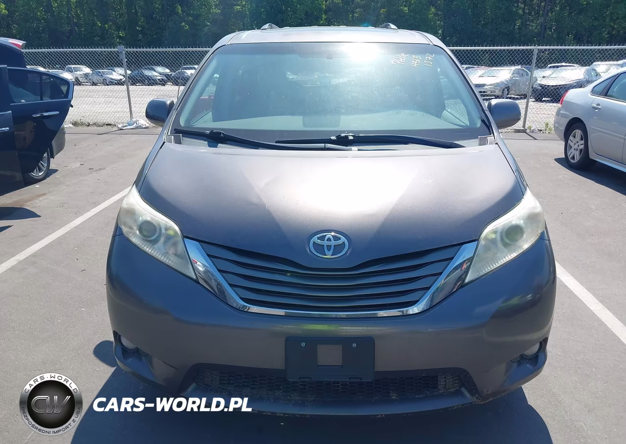 2012 Toyota Sienna Xle V6 8 Passenger VIN:5TDYK3DC7CS224547 - 12