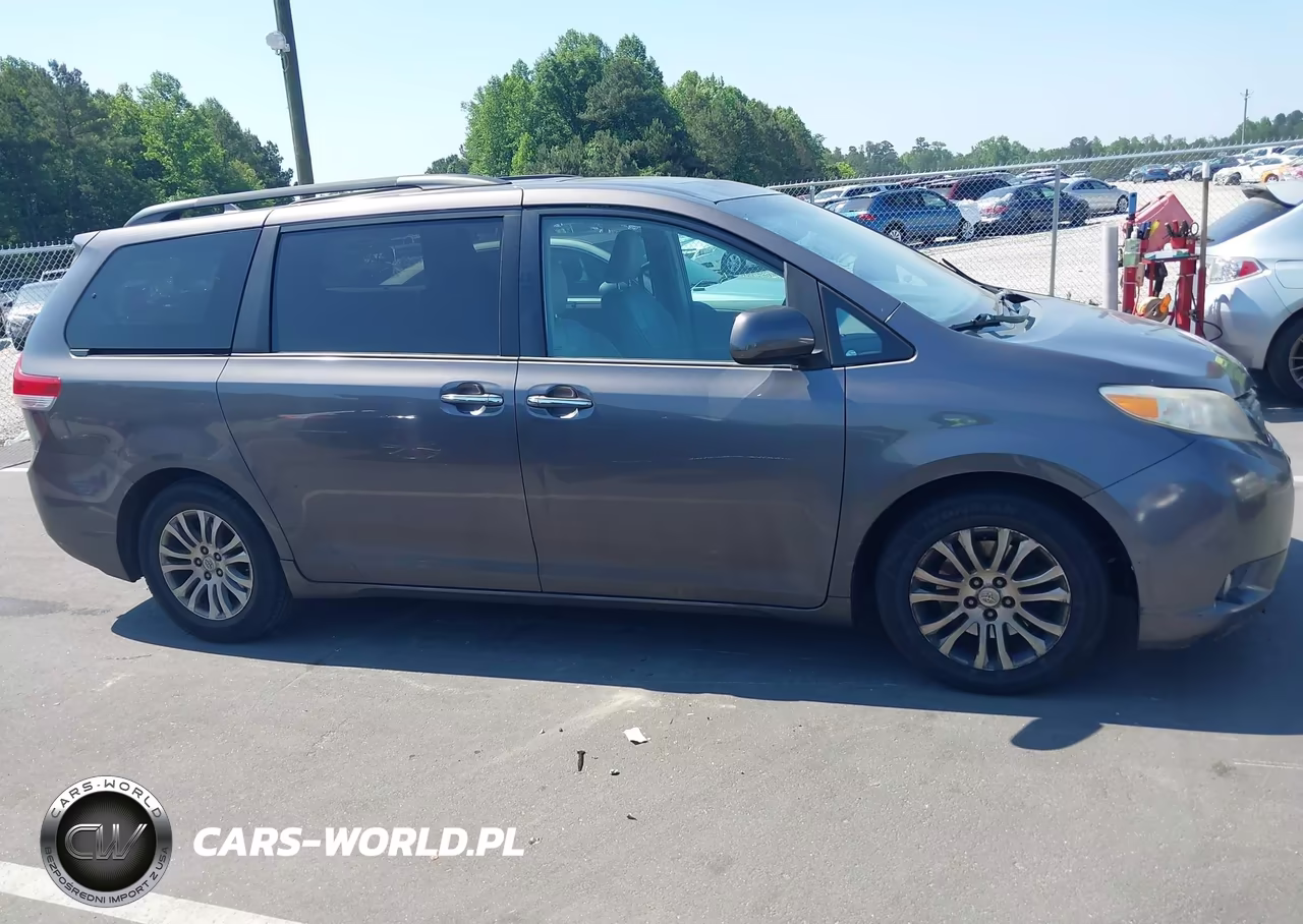 2012 Toyota Sienna Xle V6 8 Passenger VIN:5TDYK3DC7CS224547 - 13